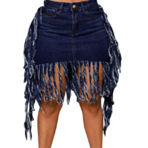 Size L high waist stretch fringed denim shorts